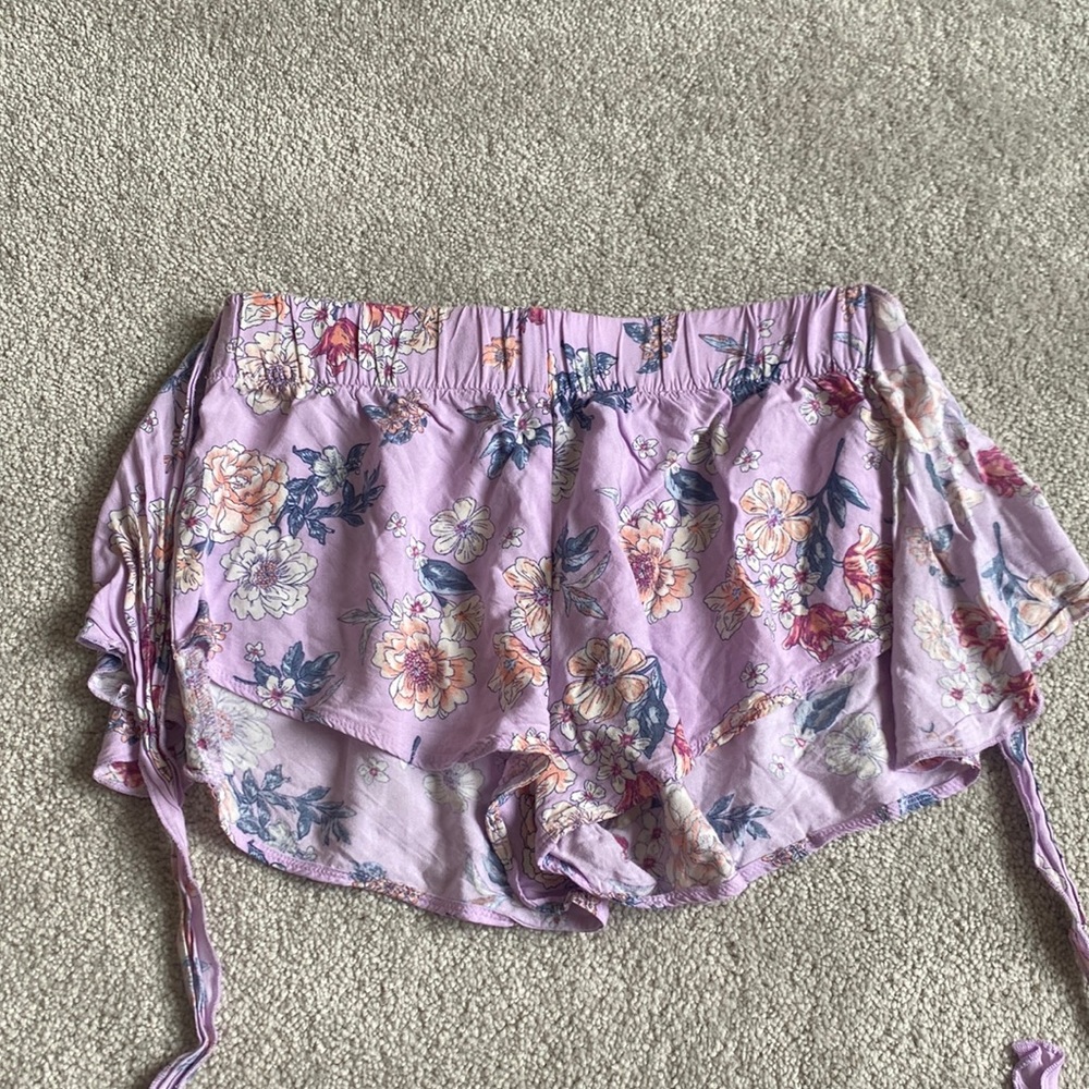 Shorts with front tie